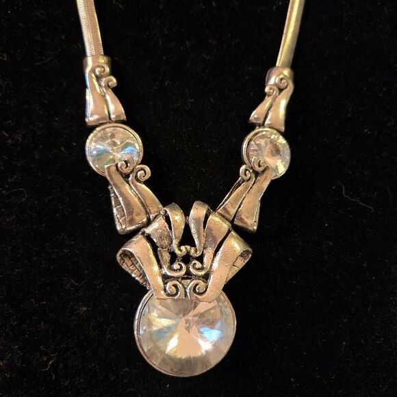 NWOT Silver Chunky Big Rhinestone Necklace + Earrings Set - Picture 1 of 10